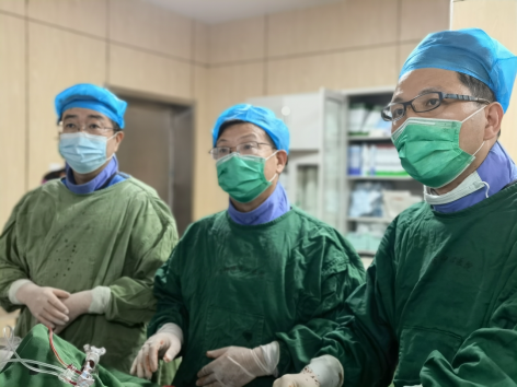 郑州大学附属洛阳中心医院成功完成Shockwave冲击波球囊钙化斑块碎裂术
